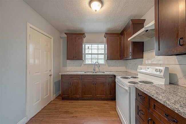 Foto del edificio - 4006 Sunflower St