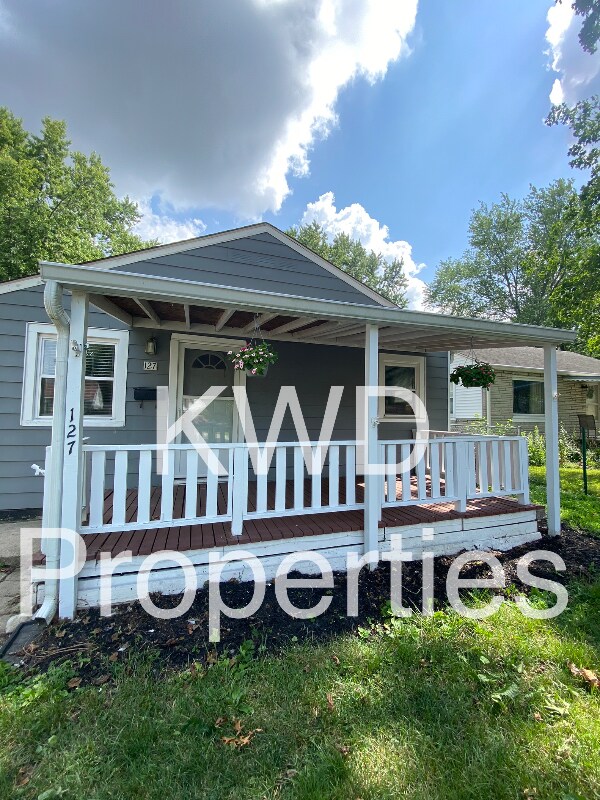 Building Photo - 127 Green Acre Dr