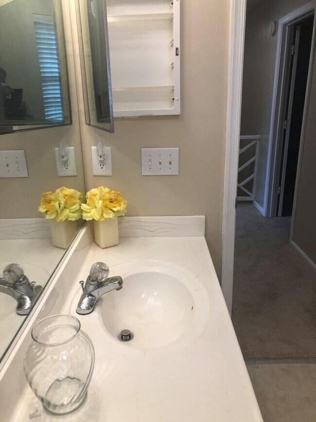 Foto del edificio - 820 E Willow Point Pl