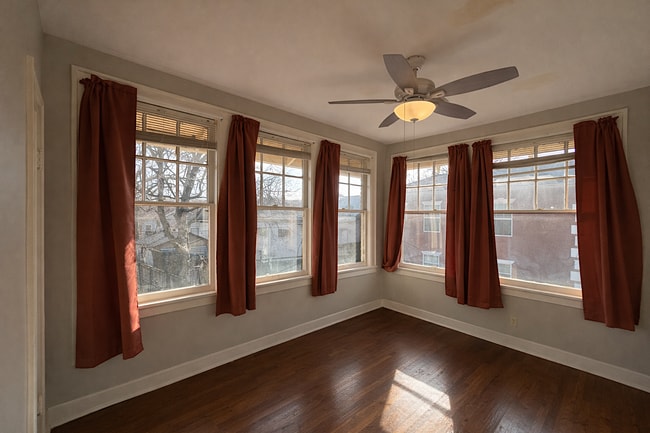 Building Photo - 3219 W Markham St