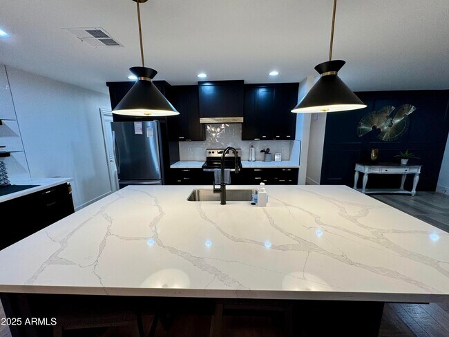 Foto del edificio - 8507 E Bonnie Rose Ave