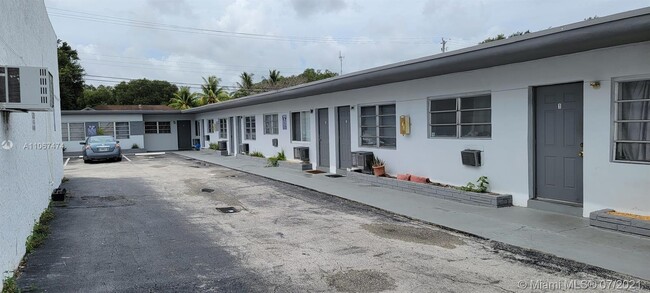 Building Photo - 6300 Miramar Pkwy