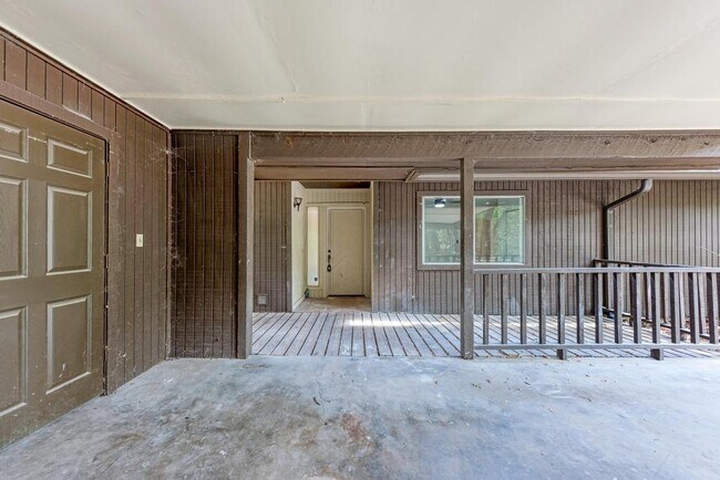 Foto del edificio - 6305 Forest Hills Dr