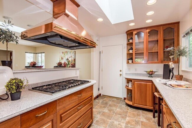 Building Photo - 1450 Teal Dr