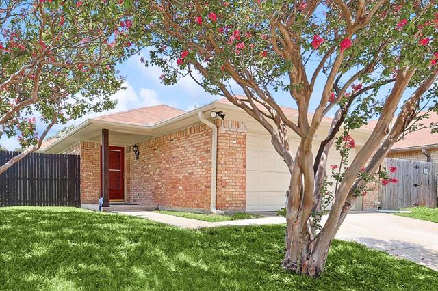 Foto principal - 2201 Jamestown Ct