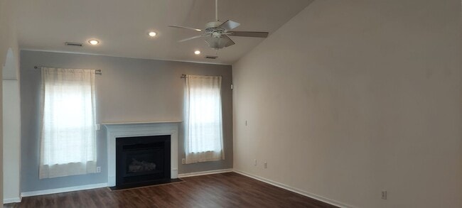 Building Photo - Bayberry Cove