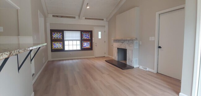 Foto del edificio - 4425 N 105th St