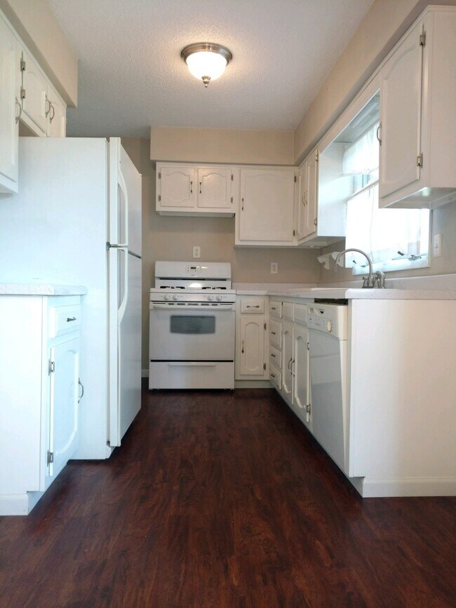 Foto del edificio - Charming 4 Bed / 1 Bath Ranch – Now Available!