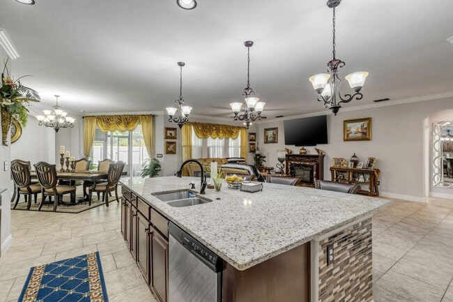 Building Photo - 4/3/3 Single Family Home in Deland, FL 32724