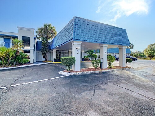 Foto del edificio - 4645 N Socrum Loop Rd