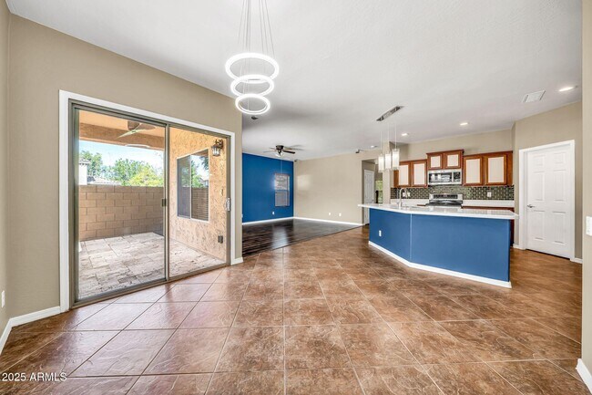 Foto del edificio - 2115 W Le Marche Ave
