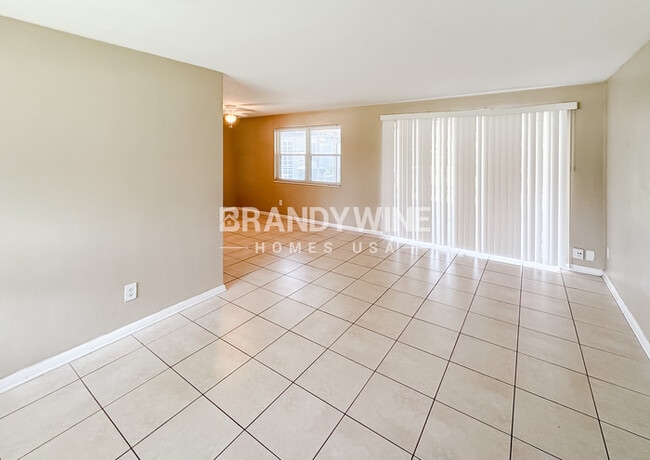Building Photo - 8008 Santillo Dr