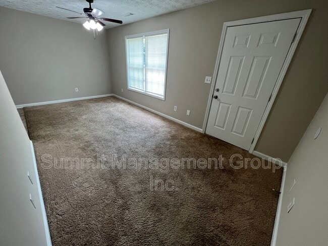 Photo - 158 Elder Dr SE House