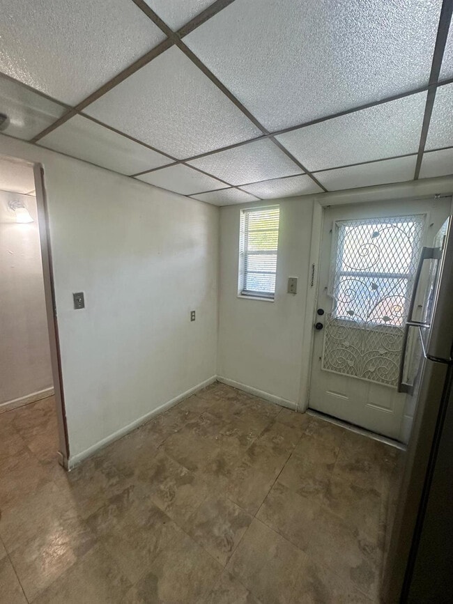 Foto del edificio - 251 NE 187th St