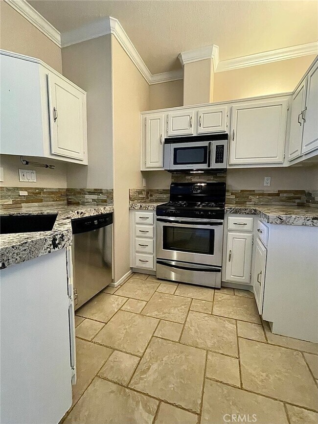 Building Photo - 1008 Gibraltar Ave