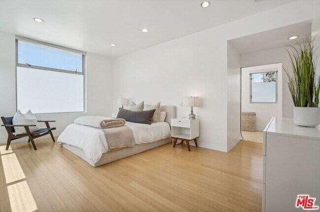 Foto del edificio - 1712 1/2 Abbot Kinney Blvd