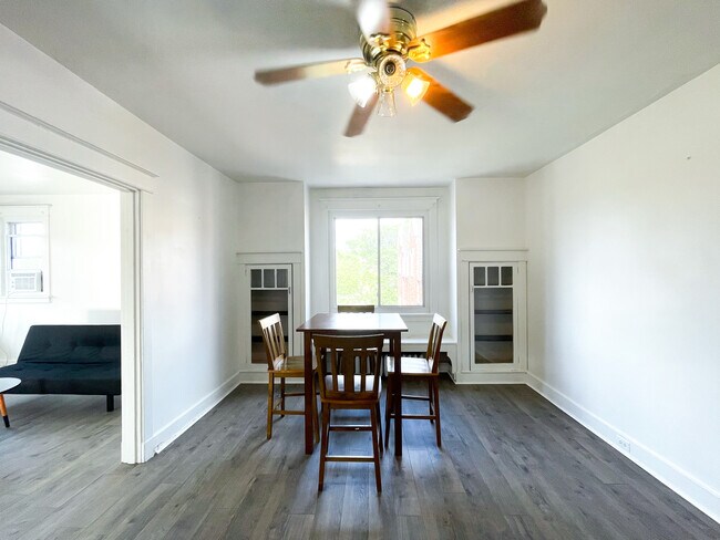 Foto del edificio - 5724 Beacon St