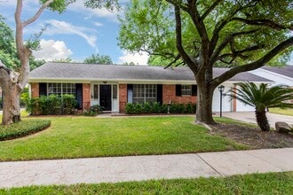 Building Photo - 8003 Sharpview Dr