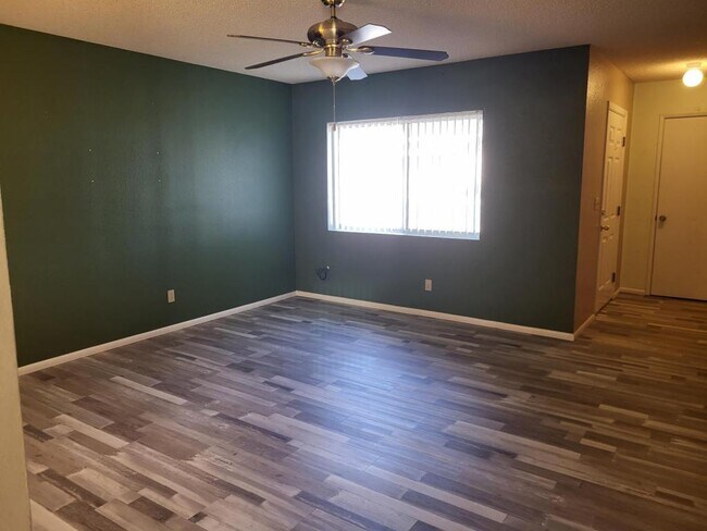 Building Photo - 620 Ridgecrest Dr