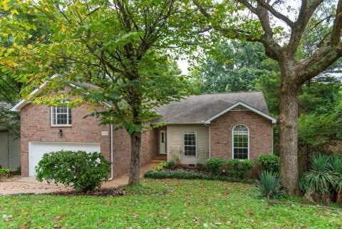 Building Photo - Charming 3 Bedroom Nashville Home with Pristine Hardwood Floors & 3 Full Baths!