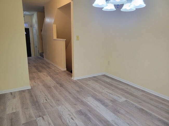 Foto del edificio - Beautiful 3 BR/3.5 BA EOG Townhome in Bowie!