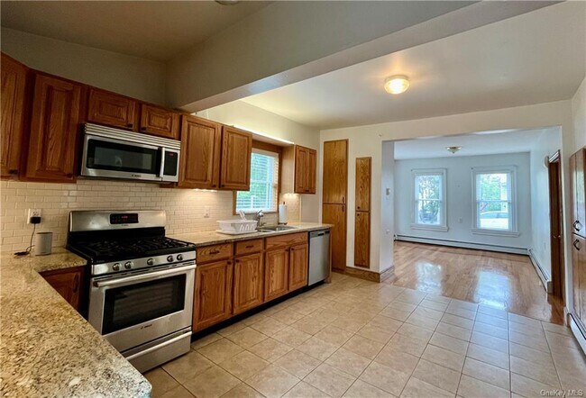 Building Photo - 6 Cottage St