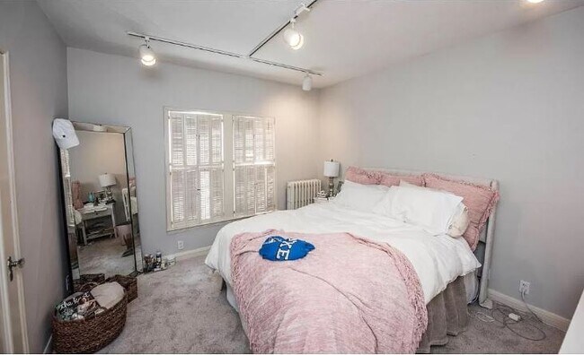 Bedroom - 2931 Ewing Ave S