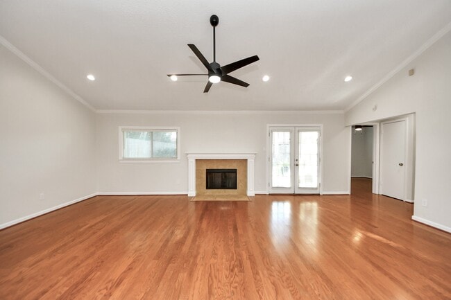 Foto del edificio - 2506 Lively Ln