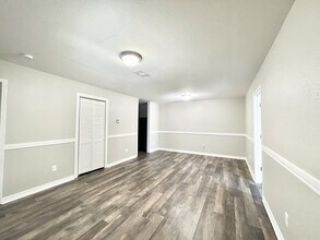 Building Photo - 601 Skyview Dr