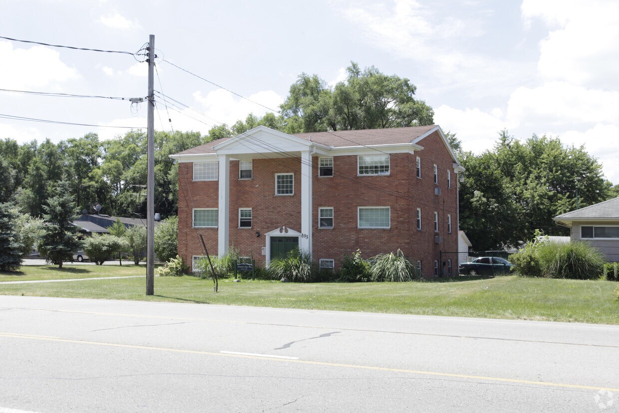 Building Photo - 893 North Ave