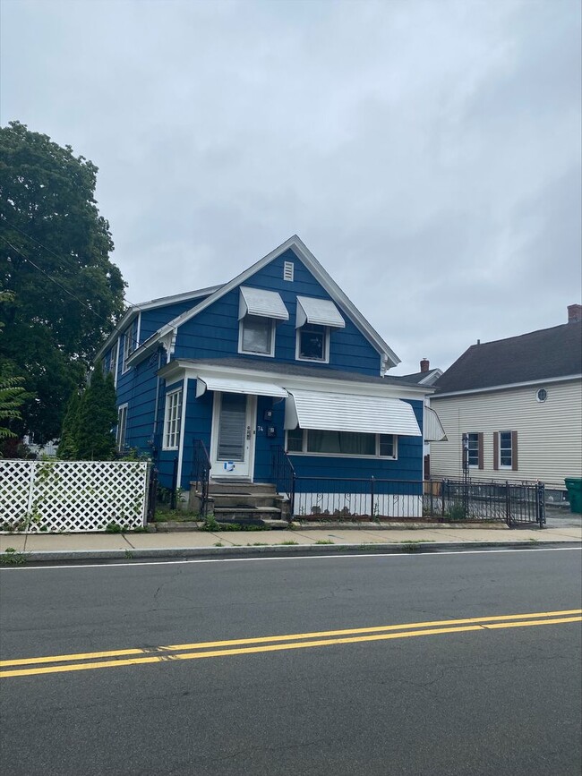 Building Photo - 74 Carlisle St