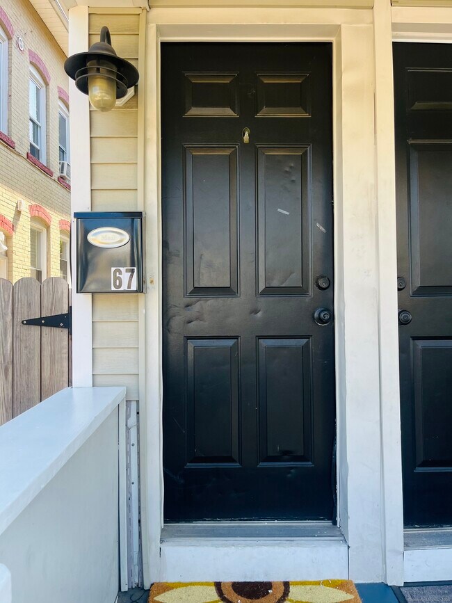 Foto del edificio - 67 Maplewood Ave