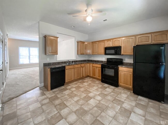 Foto del edificio - 1600 Wards Ferry Rd