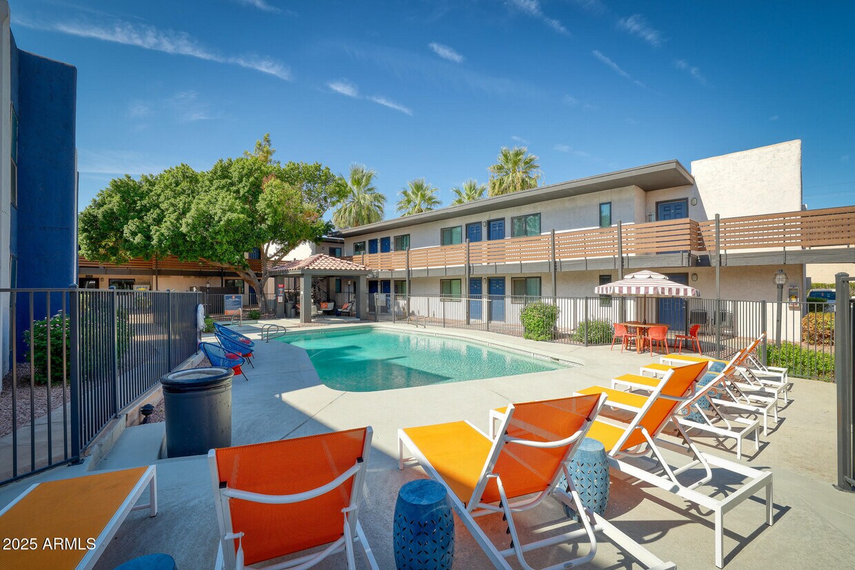 Foto principal - 5225 E Thomas Rd