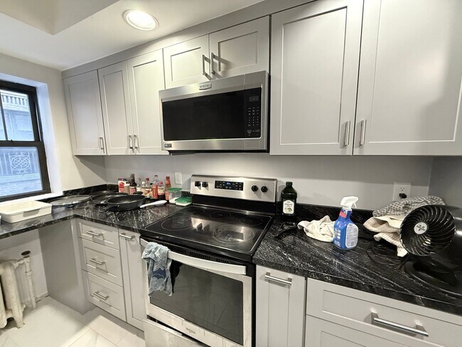 Foto del edificio - Huge Fenway/Kenmore 4BR/2BA w/heat inc! Near BU, NU & more