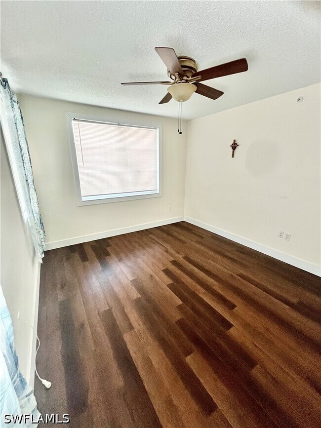 Building Photo - 1115 Reserve Ct