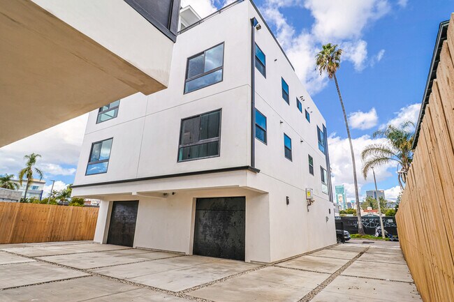 Foto del edificio - 6222 Banner Ave