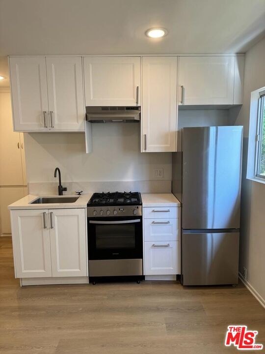 Building Photo - 11938 Goshen Ave