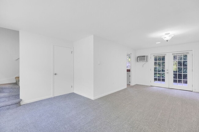 Building Photo - 20 Comstock Ave