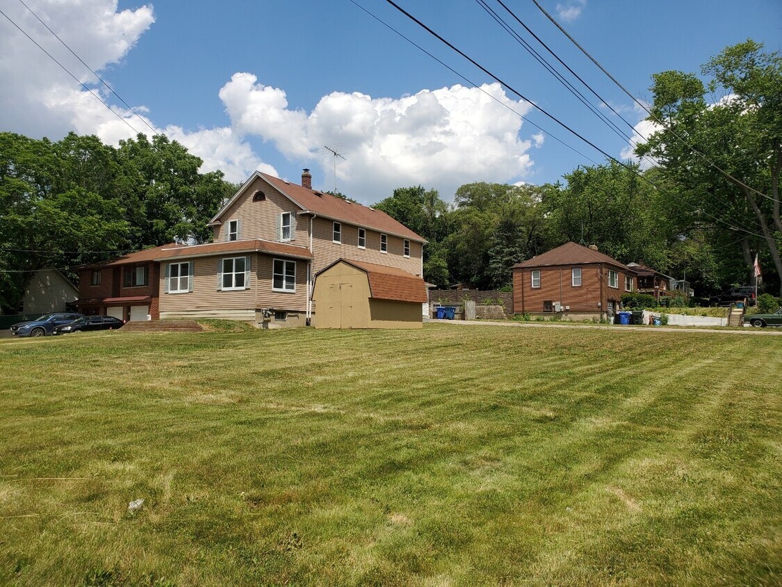 65 S Center St, South Elgin, IL 60177 Townhome Rentals in South Elgin