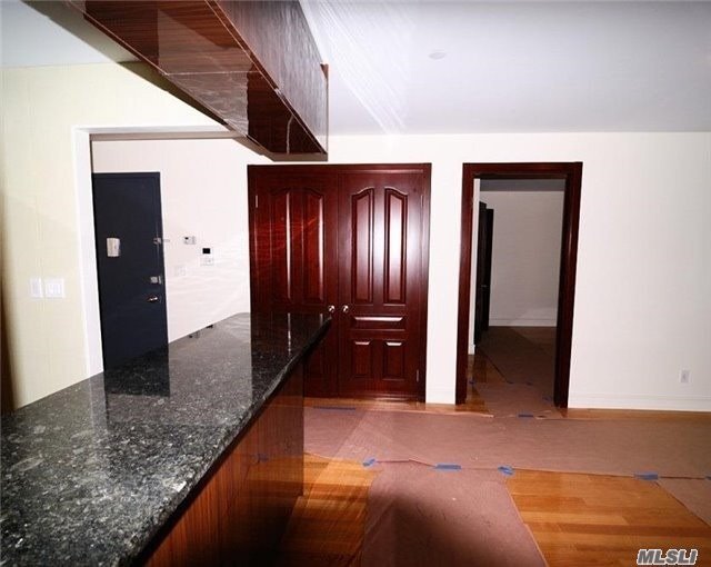 Foto del edificio - 132-26 Avery Ave