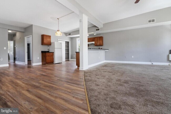 Foto del edificio - 24369 W Main St