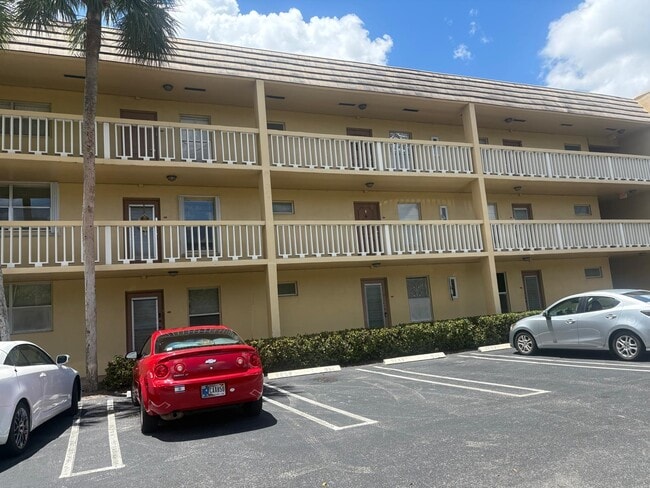 Foto del edificio - 6001 NW 61st Ave