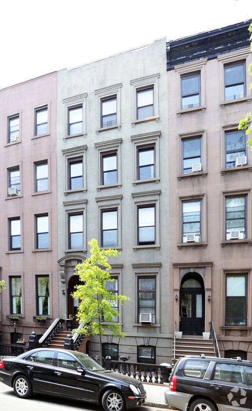 Primary Photo - 392 Clinton St