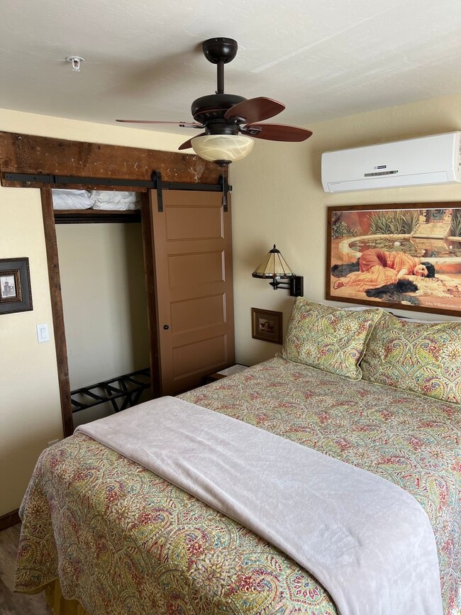 Foto del edificio - Golden Nugget Apartment