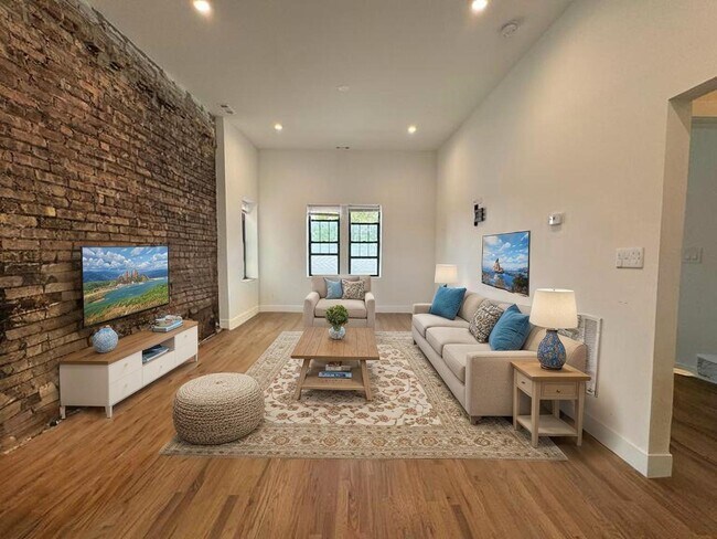Foto del edificio - 1303 S California Ave