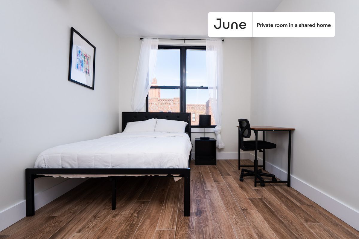 Primary Photo - Private bedroom in 2 bed/2 bath Home