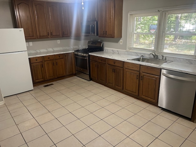 Foto del edificio - 5704 Centerville Rd