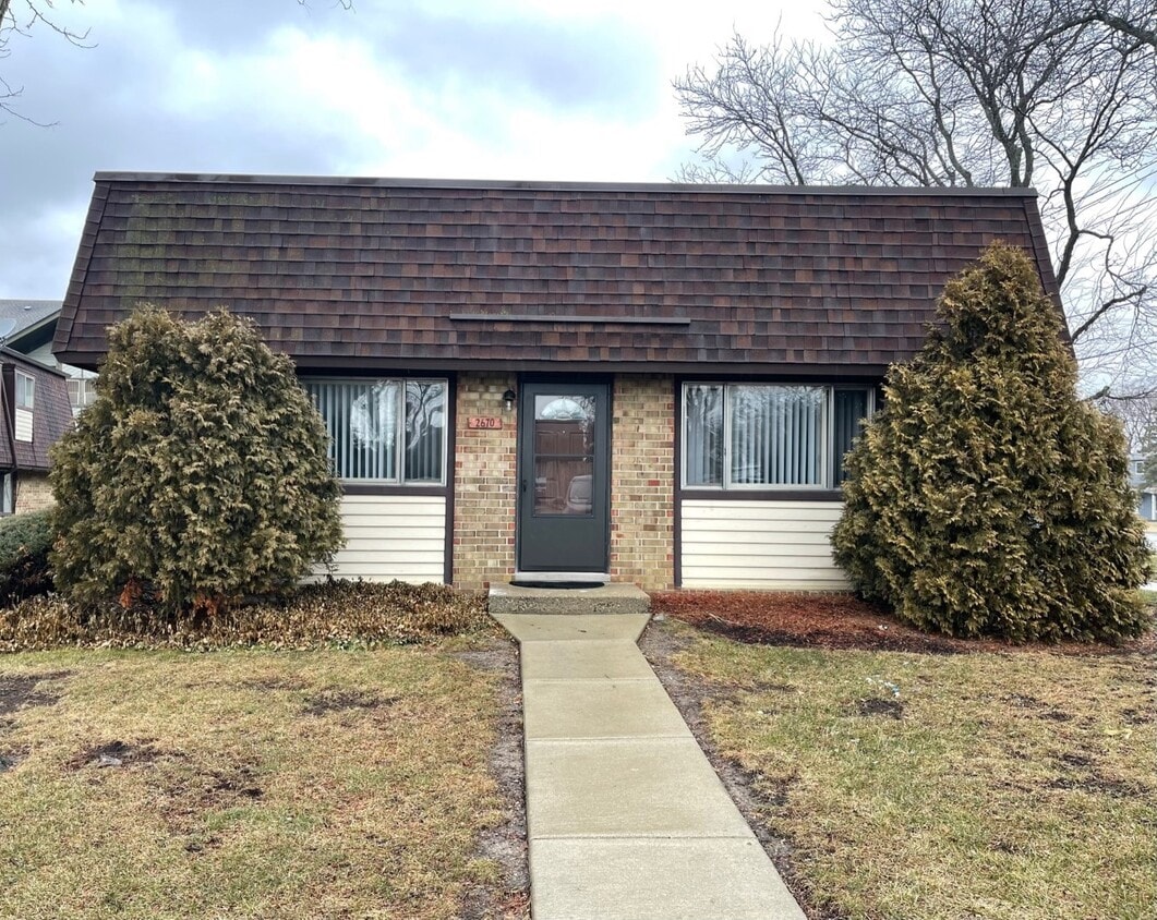 Primary Photo - 2670 Woodview Ct