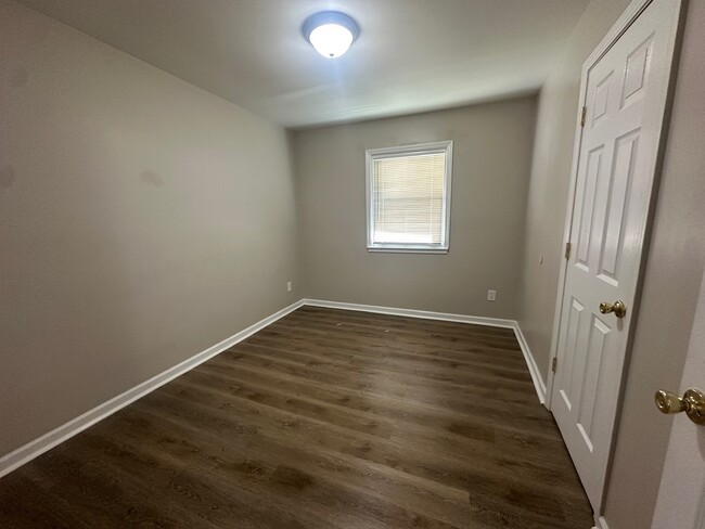 Building Photo - 1704 Gavin Dr